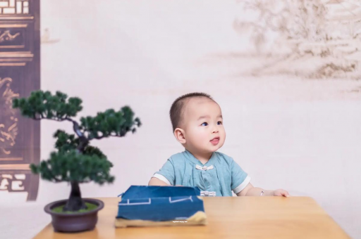 福鼎满月宝宝放屁臭 福鼎满月宝宝放屁臭